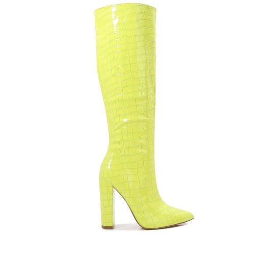 Clara (Boot)